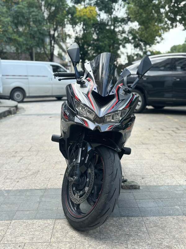 二手川崎ZX-4R