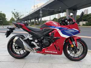 二手本田CBR400R