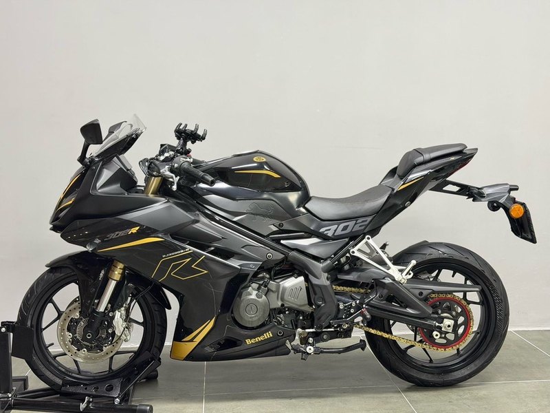 二手贝纳利龙卷风 Tornado 302R