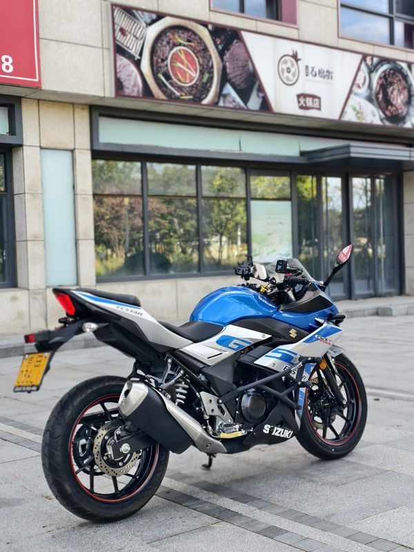 二手豪爵铃木GSX250R