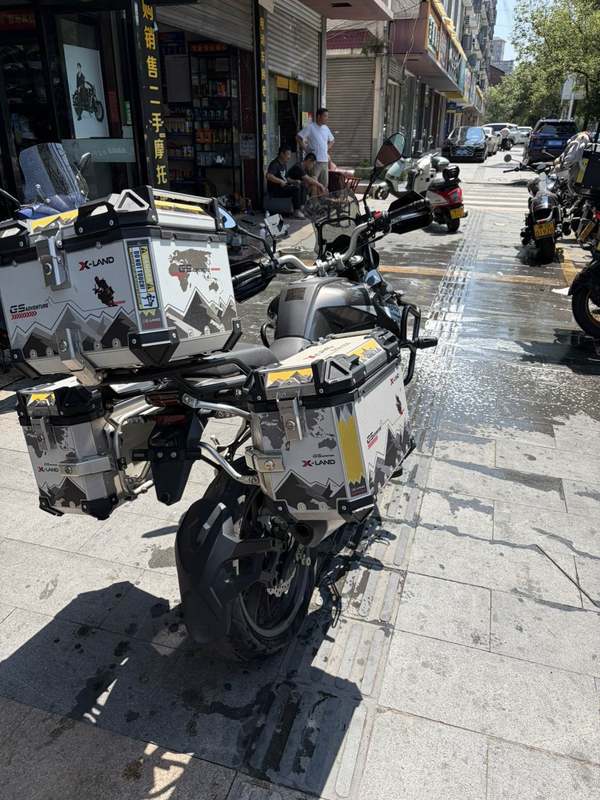 二手贝纳利金鹏 TRK251