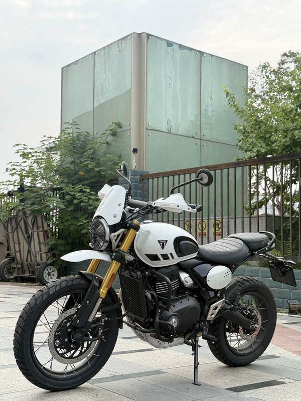 二手凯旋Scrambler 400 X