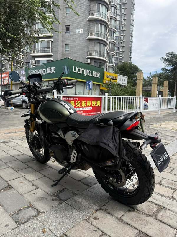 二手凯旋Scrambler 400 X