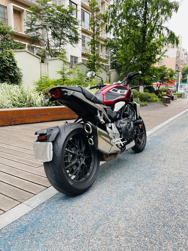 二手本田CB1000R