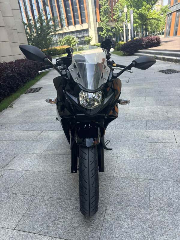 二手豪爵铃木GSX250R