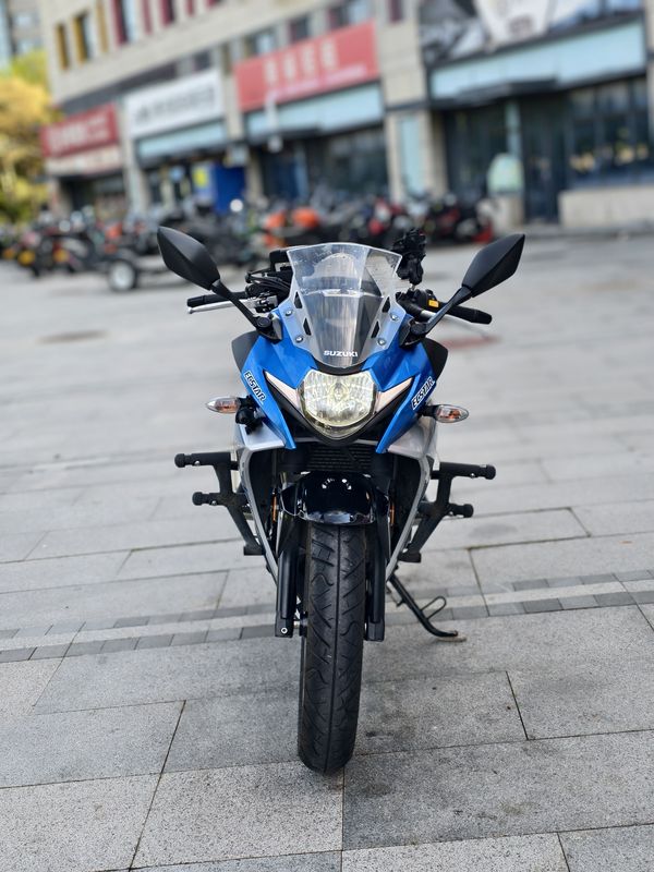 二手豪爵铃木GSX250R