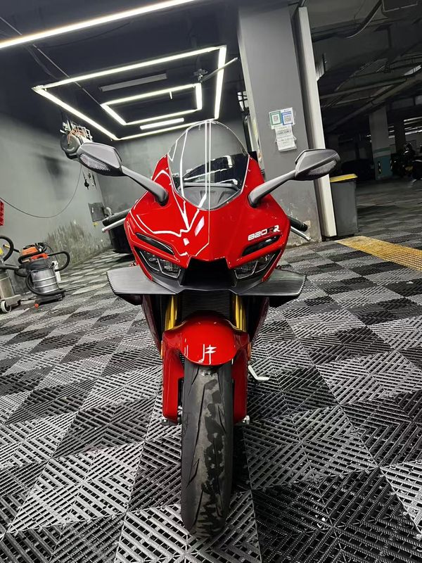 二手张雪机车820RR