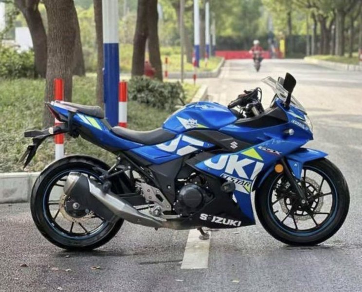 二手豪爵铃木GSX250R
