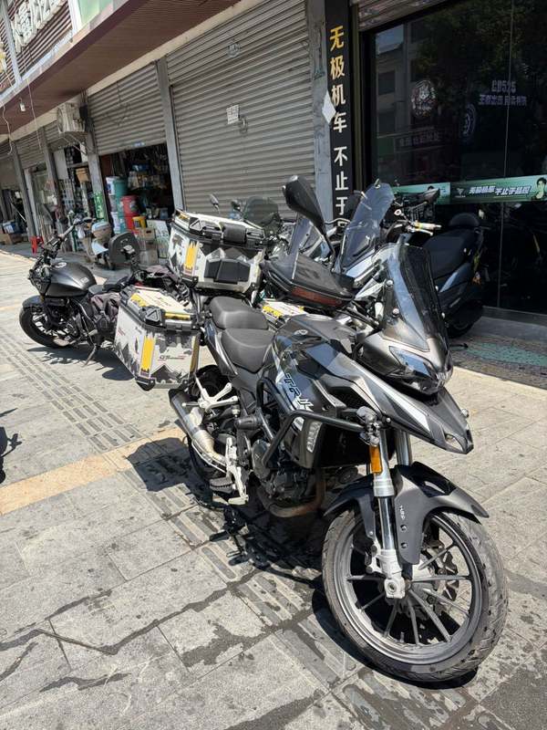 二手贝纳利金鹏 TRK251