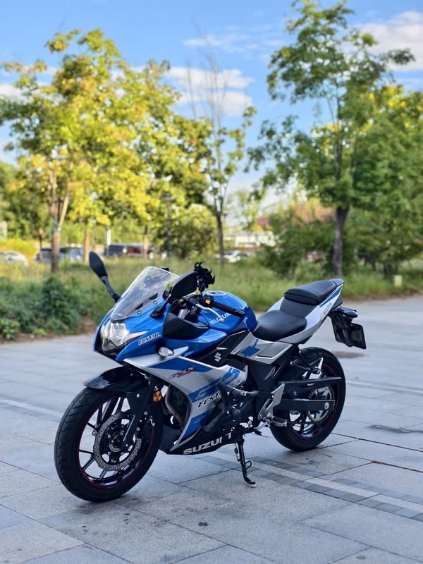 二手豪爵铃木GSX250R