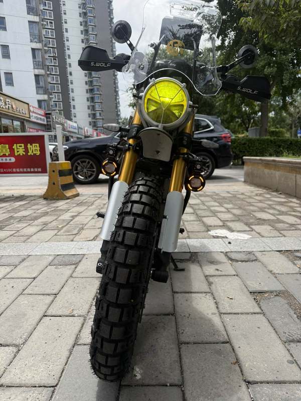 二手凯旋Scrambler 400 X