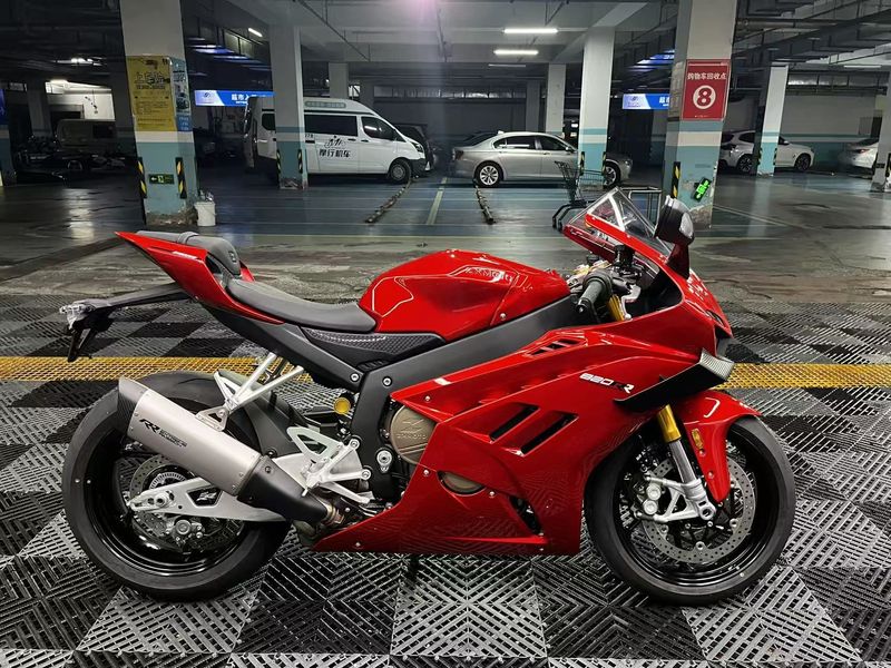二手张雪机车820RR