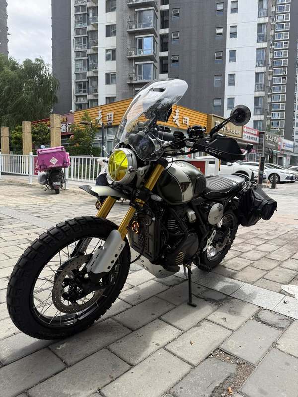 二手凯旋Scrambler 400 X