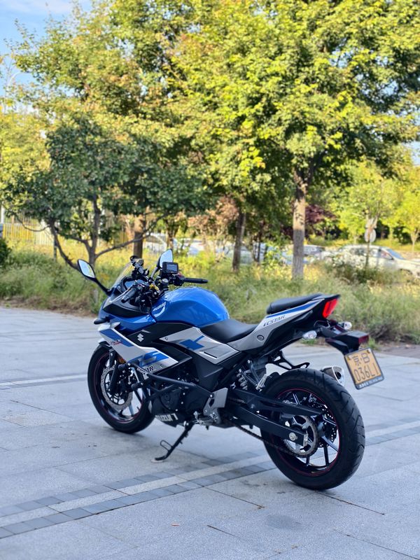 二手豪爵铃木GSX250R