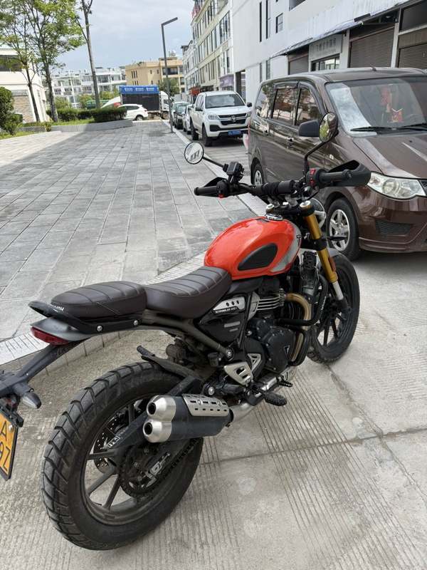二手凯旋Scrambler 400 X