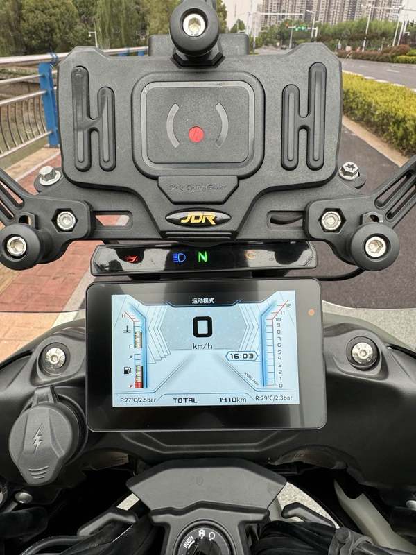 二手贝纳利TRK702