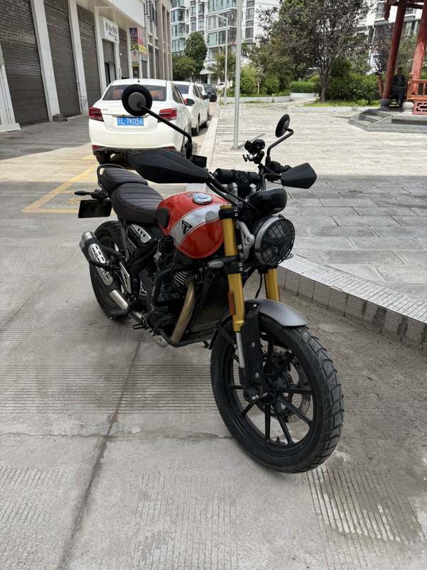 二手凯旋Scrambler 400 X