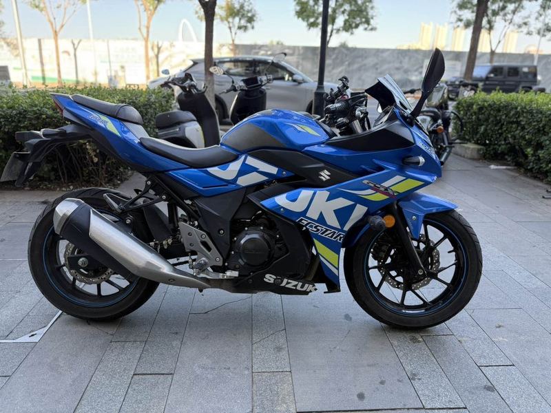 二手豪爵铃木GSX250R