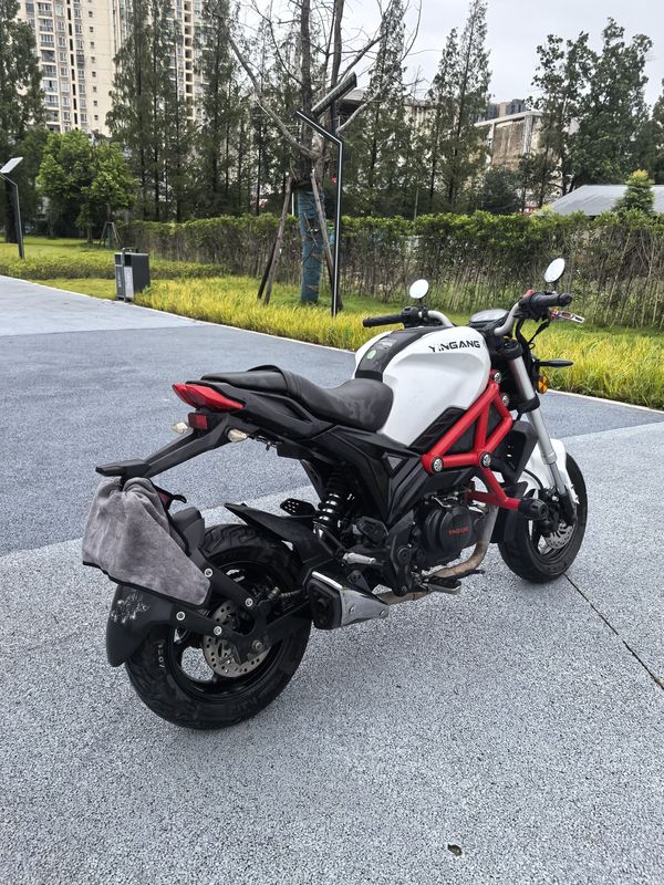 二手银钢小怪兽150