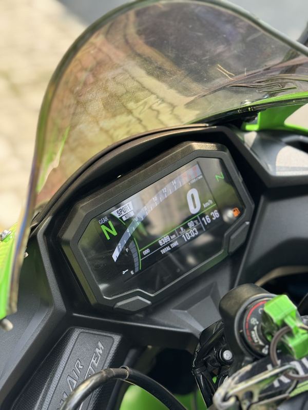 二手川崎ZX-4R