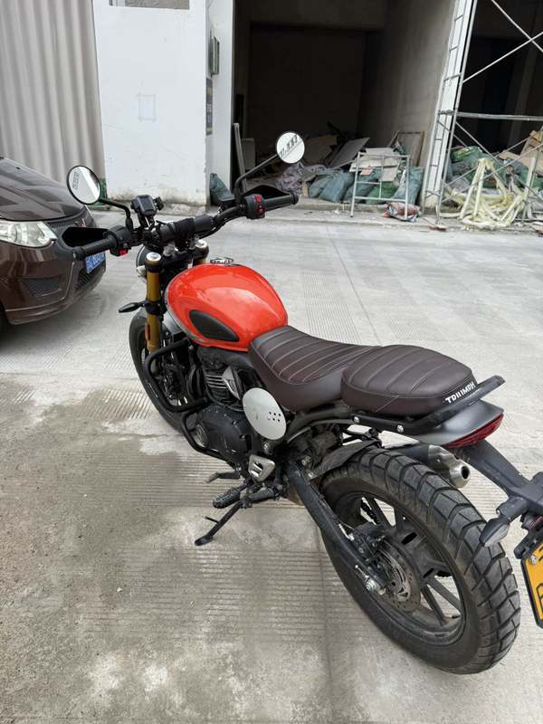 二手凯旋Scrambler 400 X