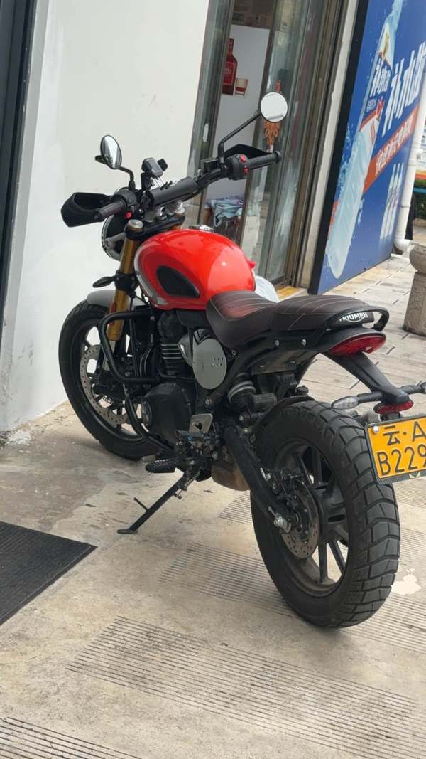 二手凯旋Scrambler 400 X