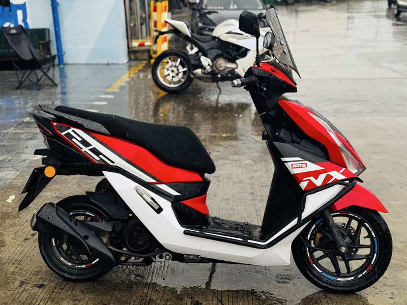 二手五羊本田NX125