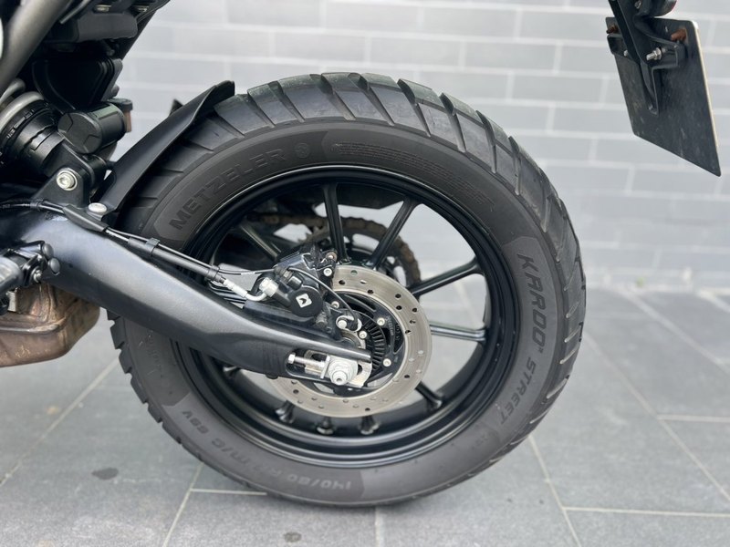 二手凯旋Scrambler 400 X