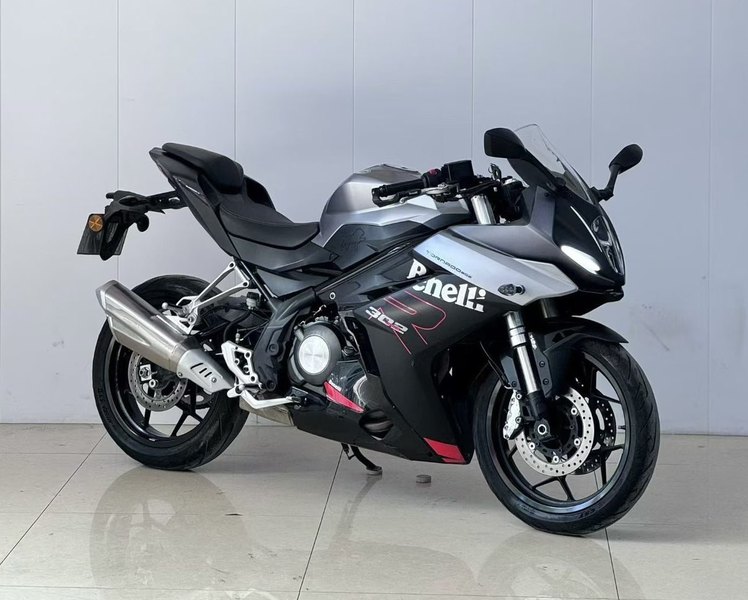 二手贝纳利龙卷风 Tornado 302R