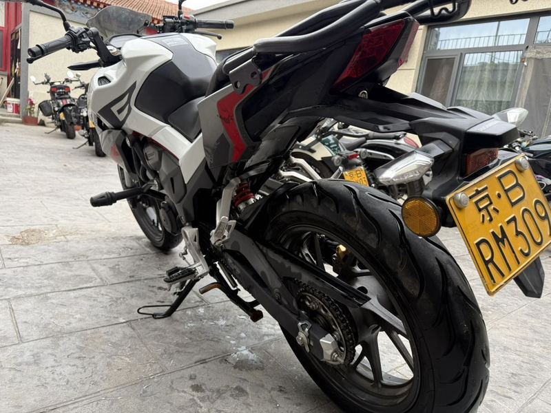 二手五羊本田CB190R 暴锋眼