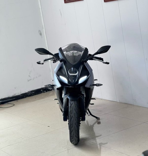 二手贝纳利龙卷风 Tornado 302R