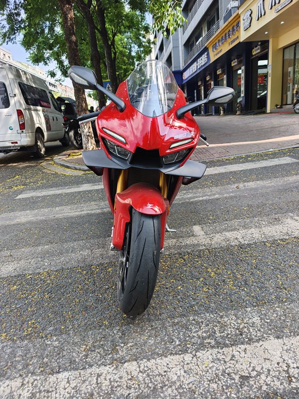 二手张雪机车820RR