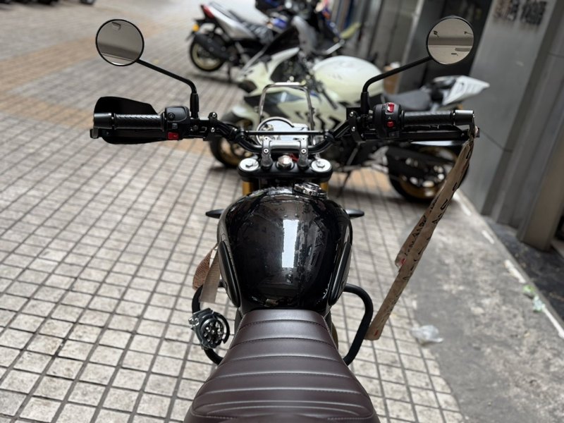 二手凯旋Scrambler 400 X