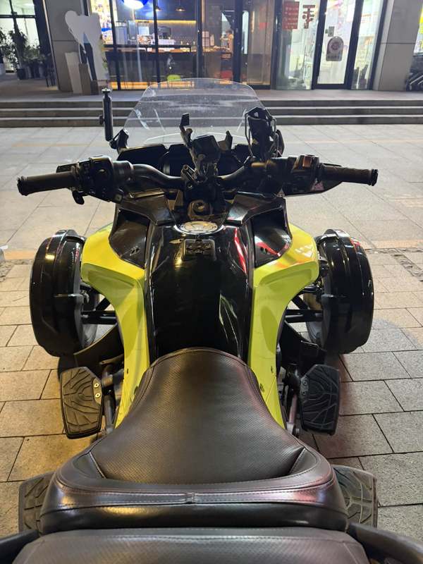 二手庞巴迪Spyder F3 