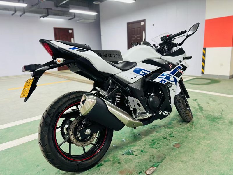 二手豪爵铃木GSX250R