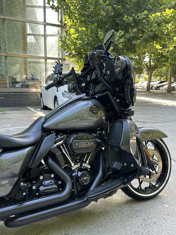 二手哈雷戴维森大道滑翔 Street Glide