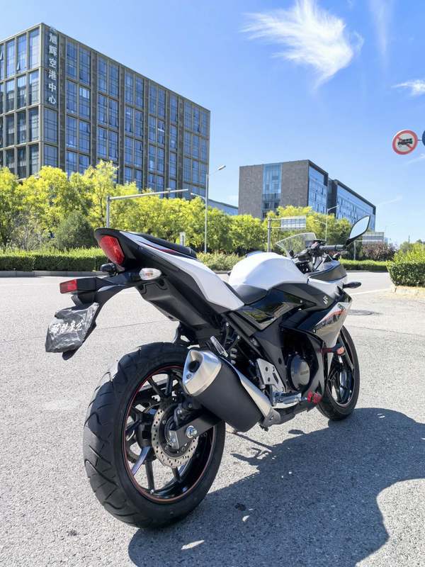 二手豪爵铃木GSX250R