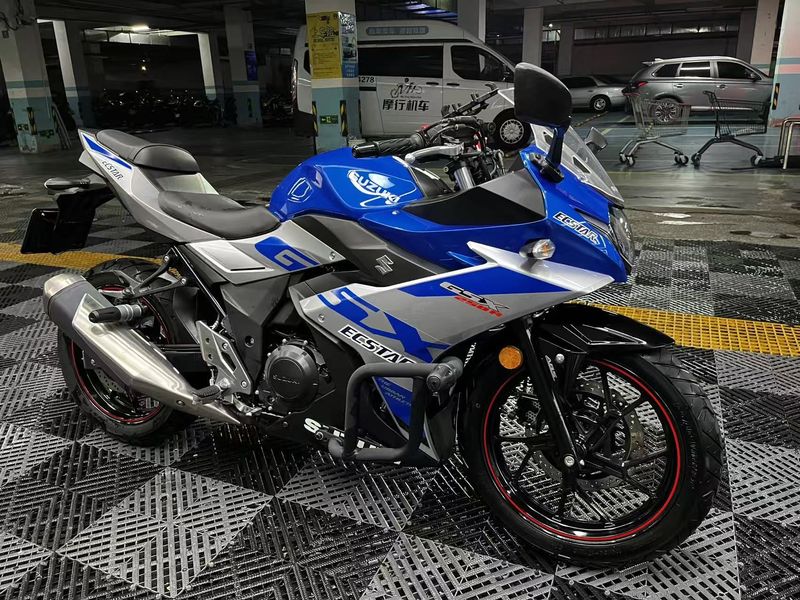 二手豪爵铃木GSX250R