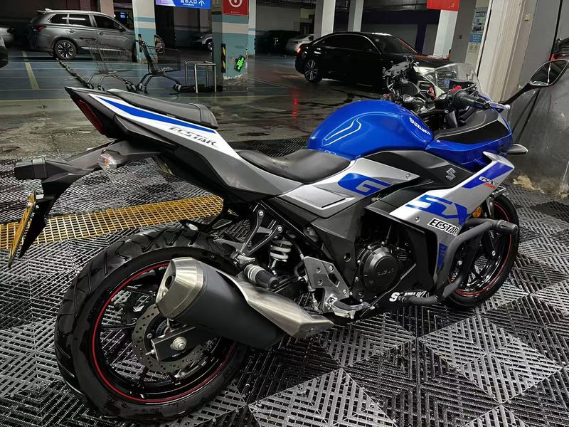 二手豪爵铃木GSX250R