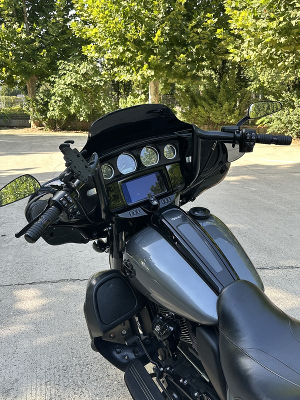 二手哈雷戴维森大道滑翔 Street Glide