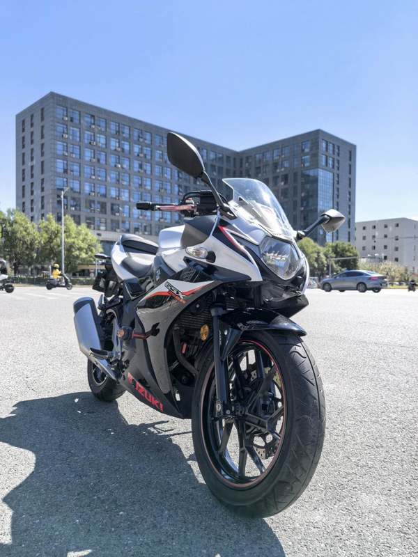 二手豪爵铃木GSX250R