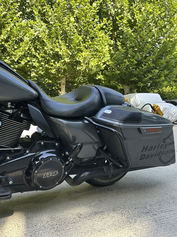 二手哈雷戴维森大道滑翔 Street Glide