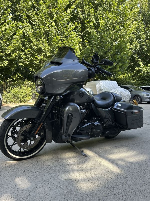 二手哈雷戴维森大道滑翔 Street Glide