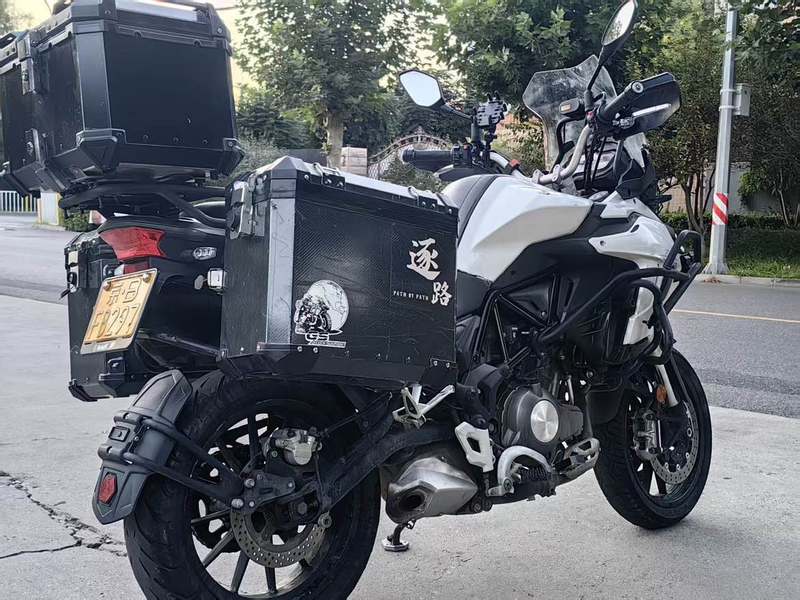 二手贝纳利金鹏 TRK502