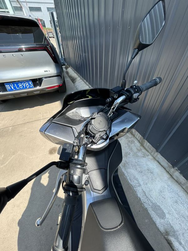 二手五羊本田PCX