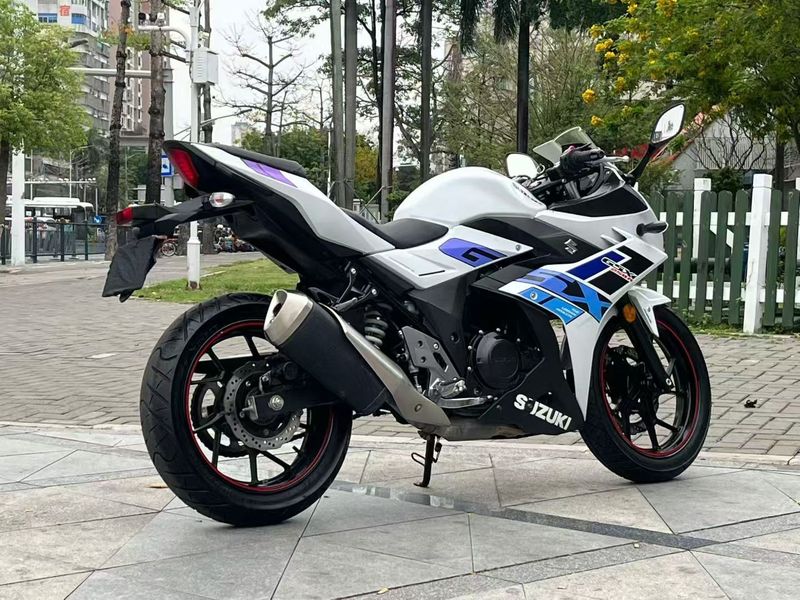 二手豪爵铃木GSX250R