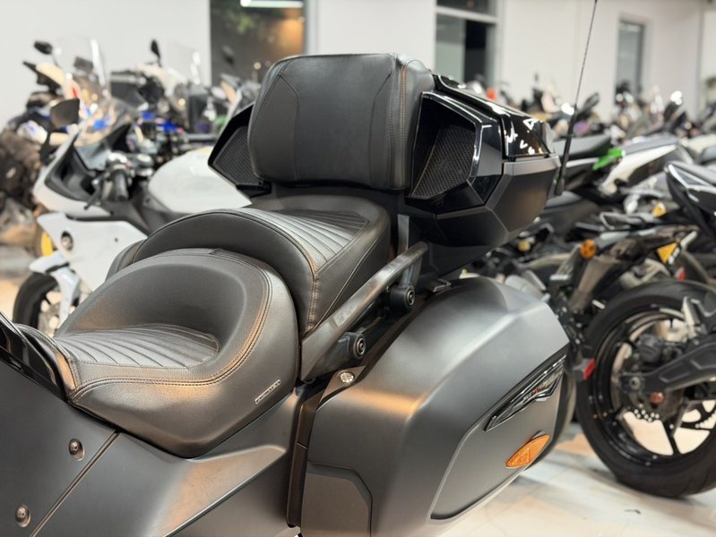 二手庞巴迪Spyder F3 