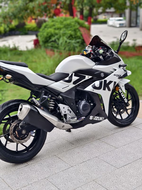 二手豪爵铃木GSX250R