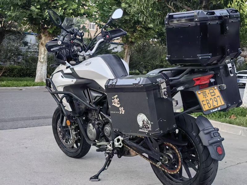 二手贝纳利金鹏 TRK502