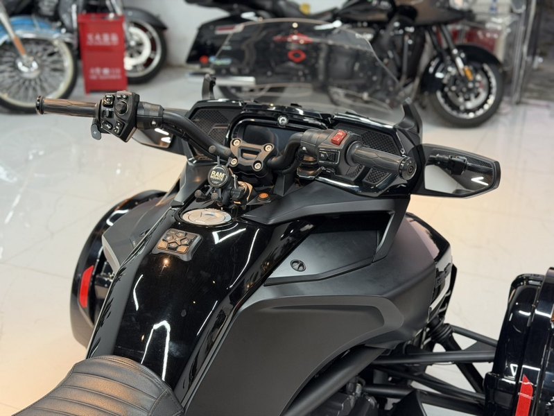 二手庞巴迪Spyder F3 